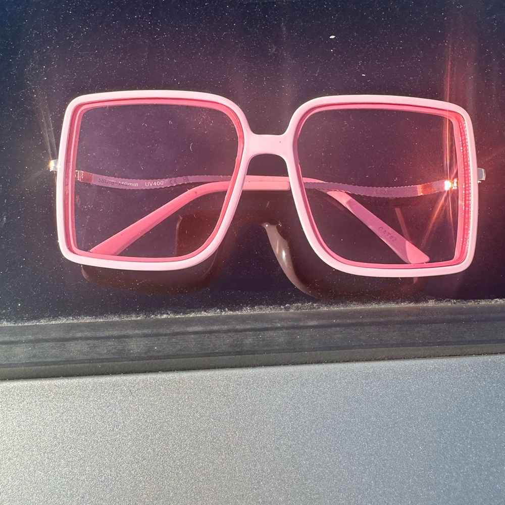 Chic Pink Square Sunglasses